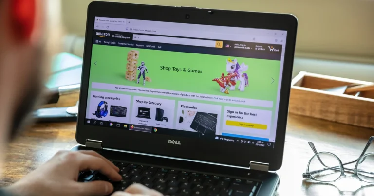 Amazon le cierra la puerta al agente de compras de Meta