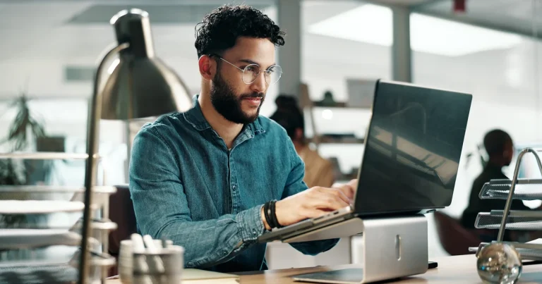 ChatGPT ya sabe qué webs visitas: qué recoge y qué no